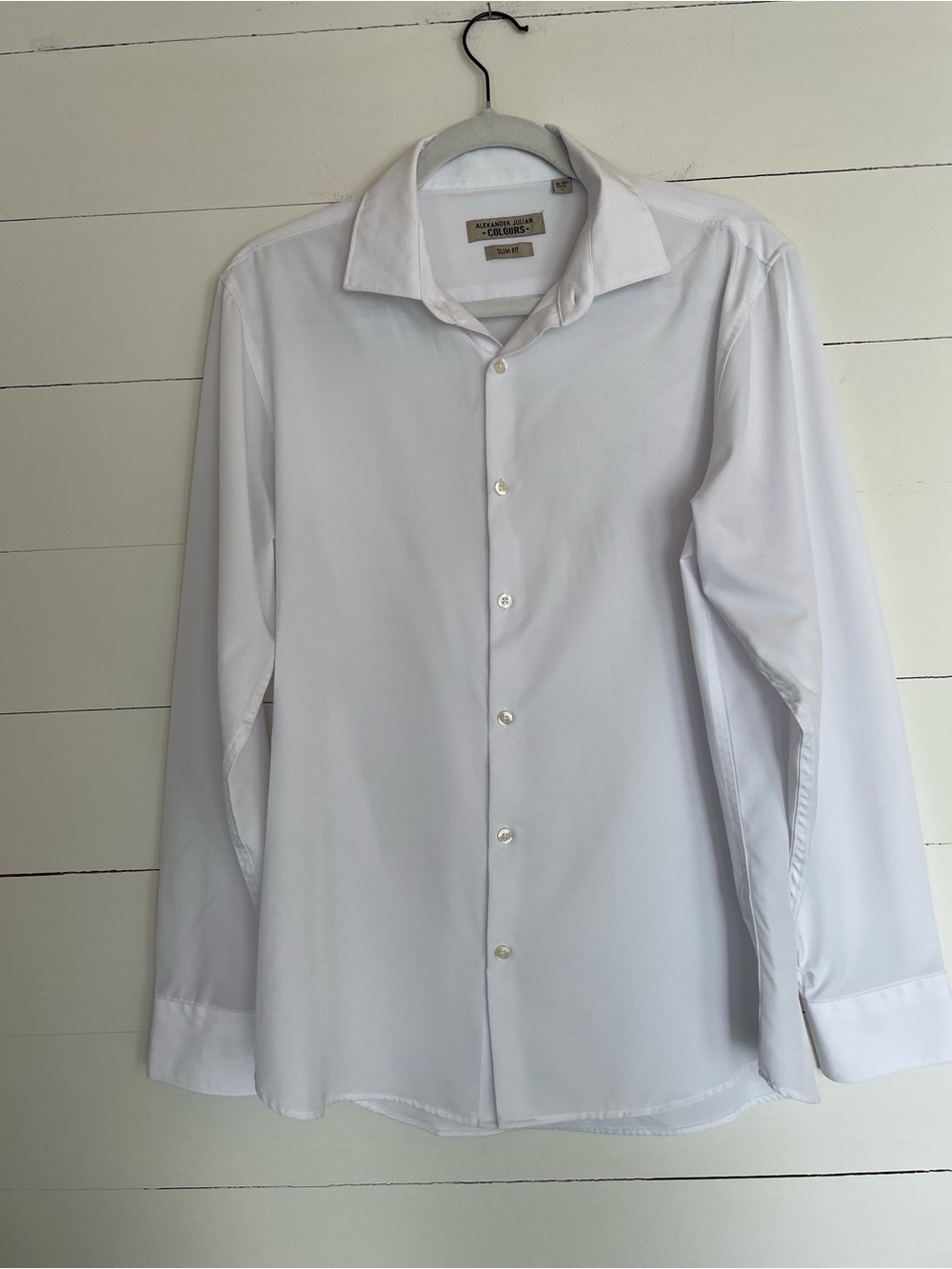 Alexander Julian White Button-Up Dress Shirt Poly Spandex Blend. Size Large